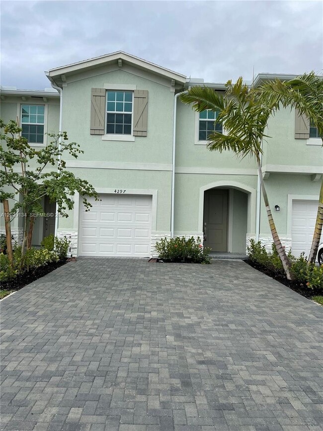 Building Photo - 4297 Hammock Grove Dr