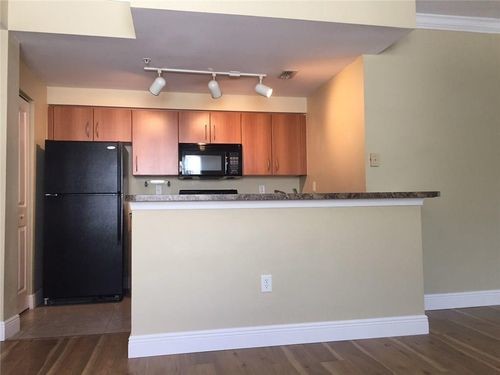Foto del edificio - 5960 W Sample Rd