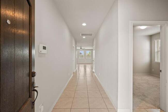 Building Photo - 6605 Verona Pl
