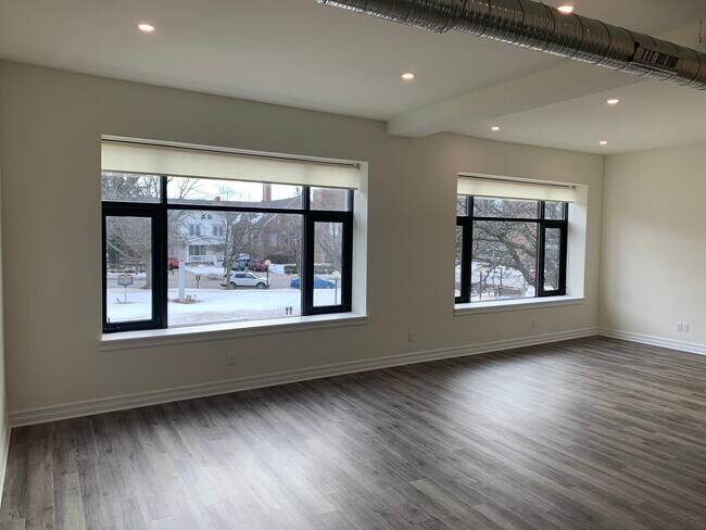Building Photo - 2912 Delaware Ave