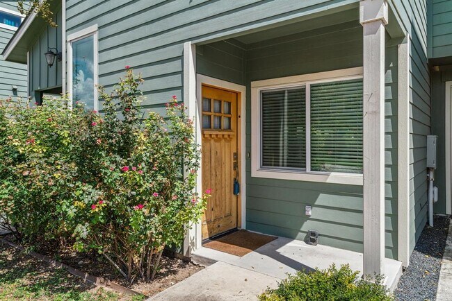 Building Photo - 1125 Walton Ln