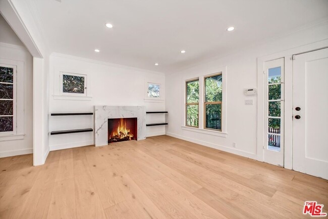 Building Photo - 951 Hilldale Ave