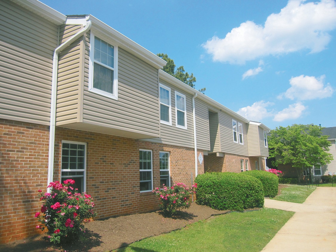 SOUTHERN_PINES Apartments in Taylors, SC