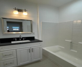 Bathroom - 5072 Fountain Ave