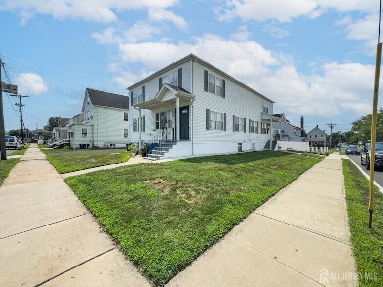 Foto principal - 105 Lowell St