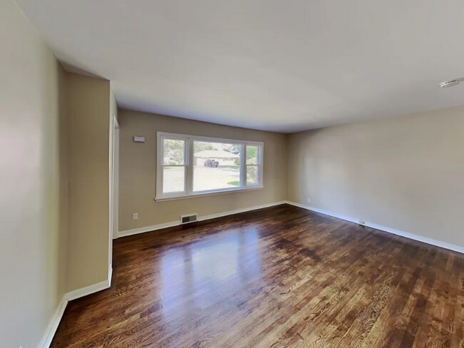 Foto del edificio - 7932 Long Ave