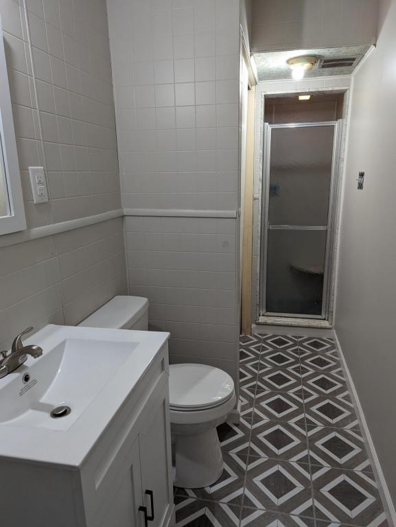 Building Photo - 116 Custer
