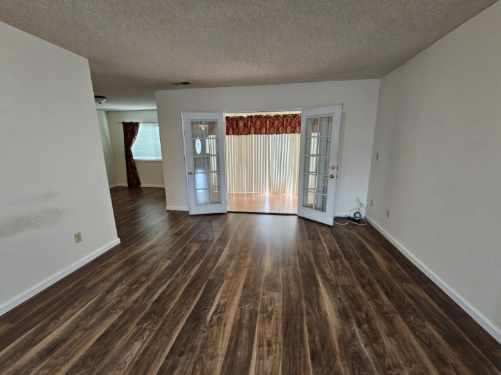 Foto del edificio - 644 Heather Ct