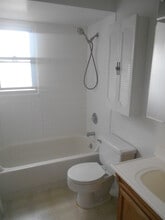 Building Photo - 11 Old Allamuchy Rd