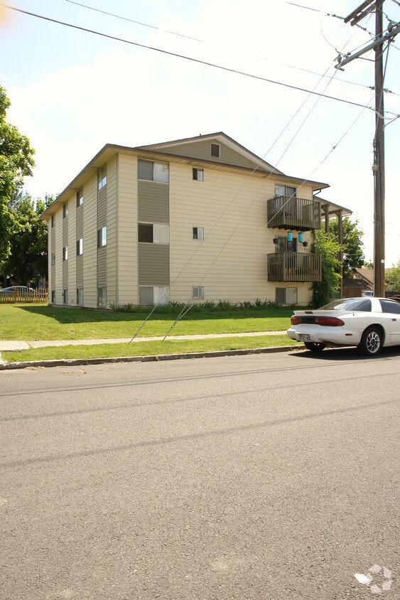 Building Photo - Cannonball Apartments