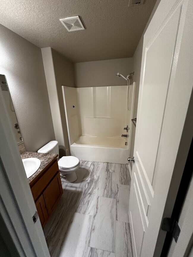 Building Photo - 2729 Fletch St