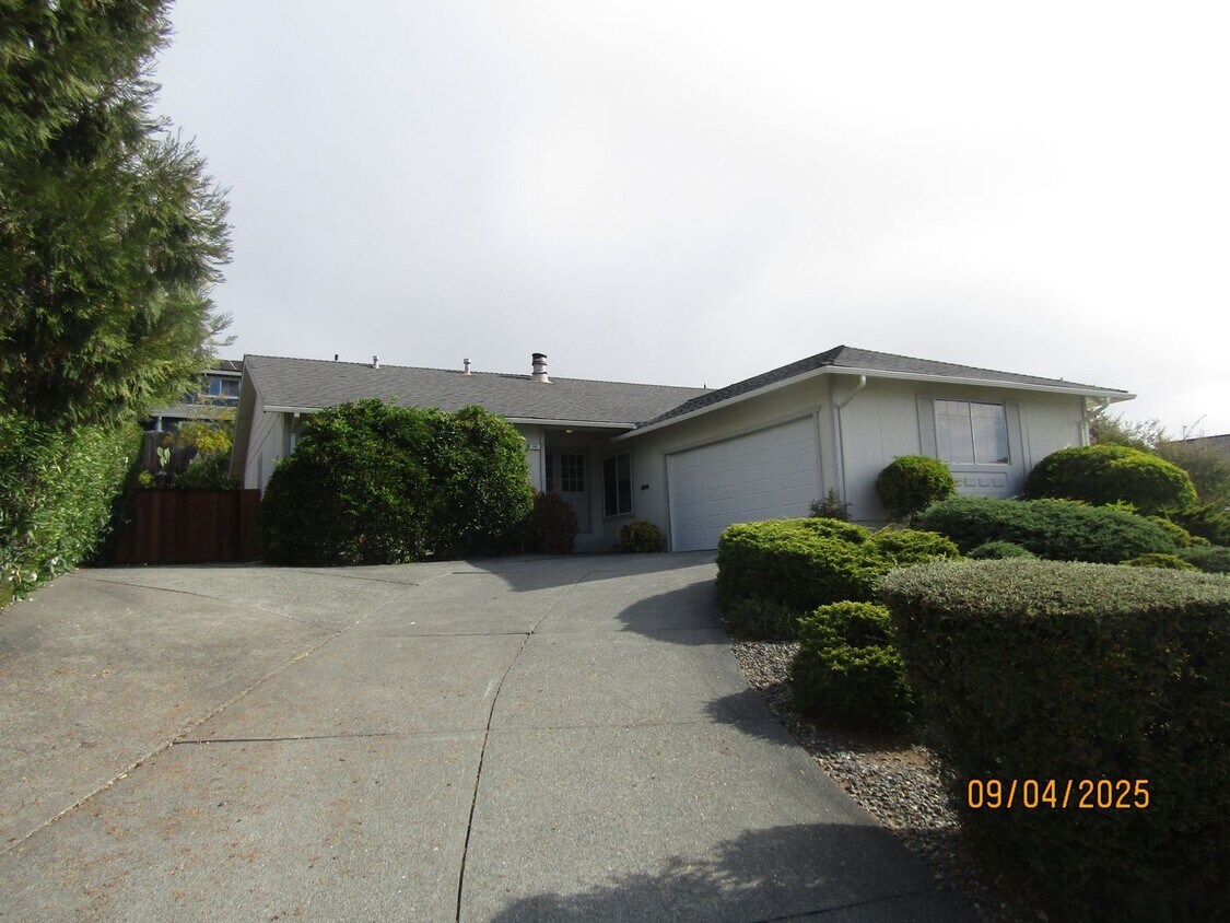 Foto principal - Newly remodeled single story home walking ...