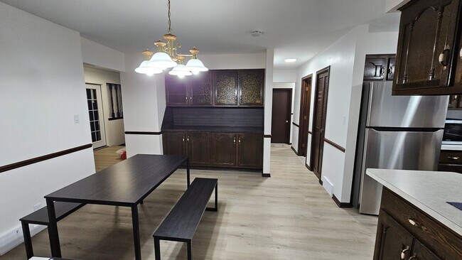 Foto del edificio - 4 Bedroom Single Family Home in Troy