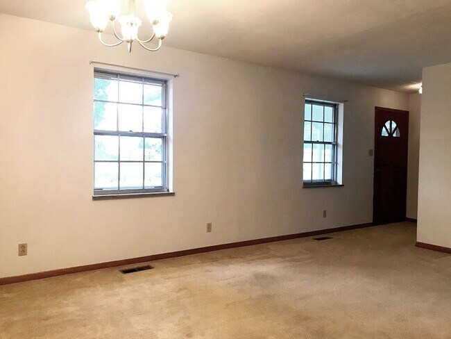 Foto del edificio - One Level Home in Oak Ridge