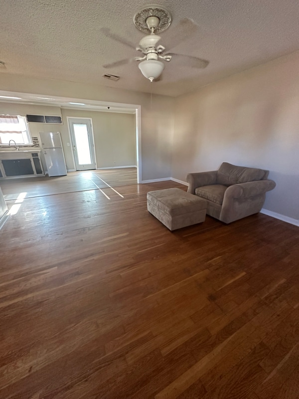 Building Photo - 4025 Knollbrook Dr NW