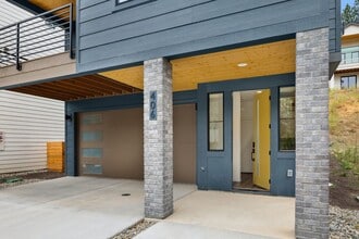 Building Photo - 406 W 6th St