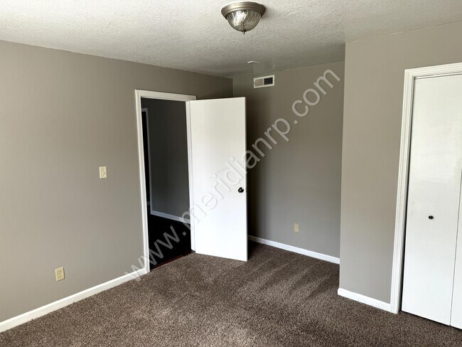 Foto del edificio - 4411 S Colonial Ave