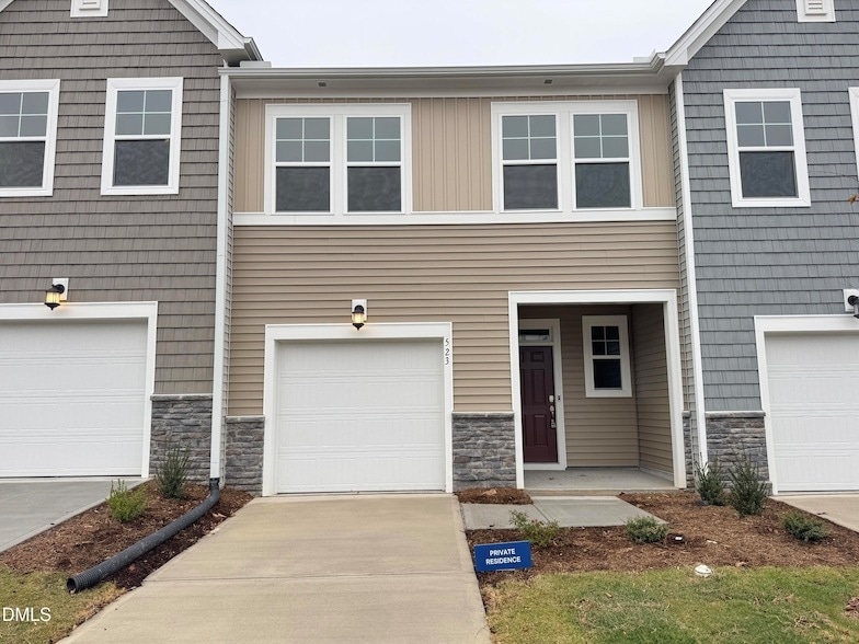 Photo - 523 Hester Road Unit