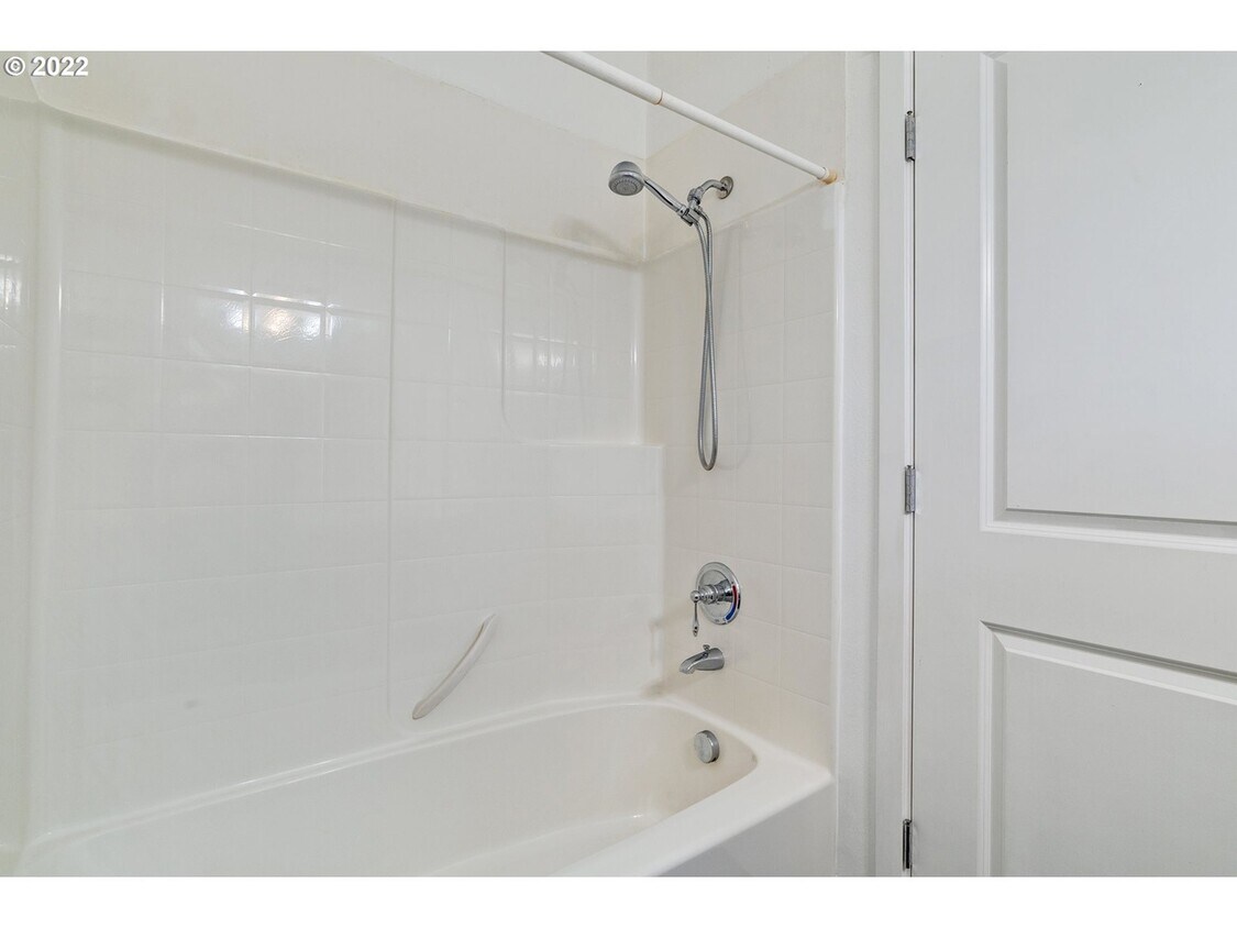 Primary Photo - 22844 SW Forest Creek Dr