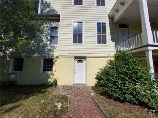 Building Photo - 525 North St