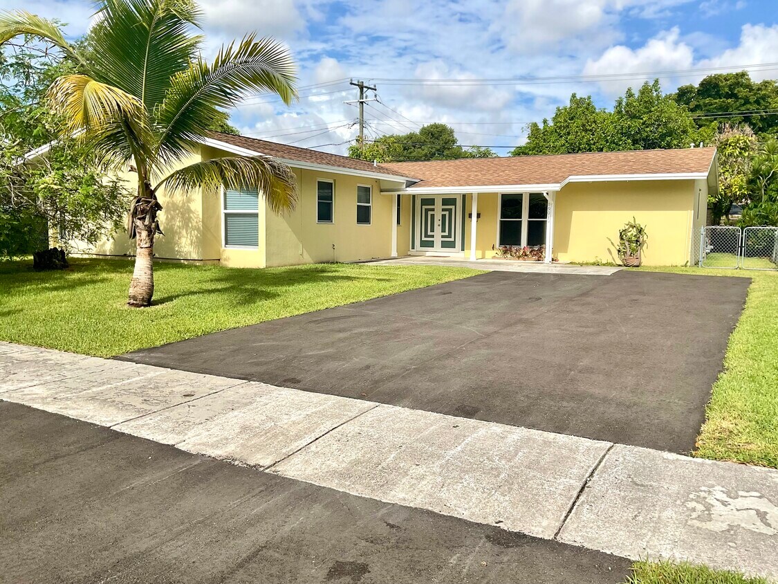 Foto principal - 19010 SW 96th Ave