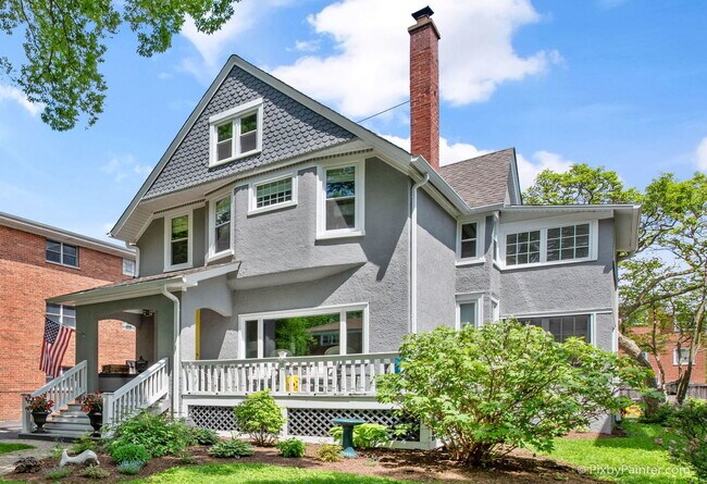 Building Photo - 29 S Spring Ave