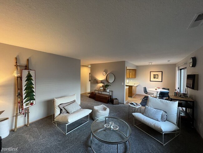 Building Photo - 2 br, 2 bath Condo - 12506 Southeast Stark...