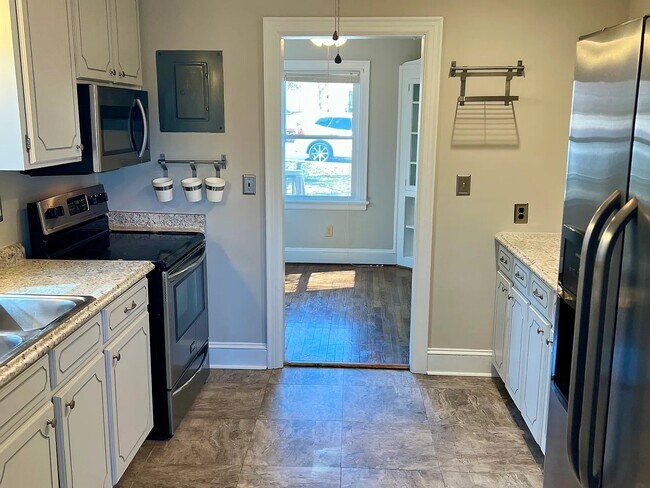 Foto del edificio - 435 Rollingwood Cir