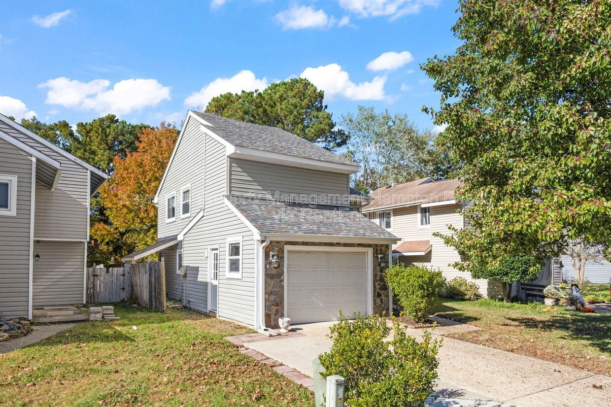 Foto principal - 5408 Chatham Lake Dr