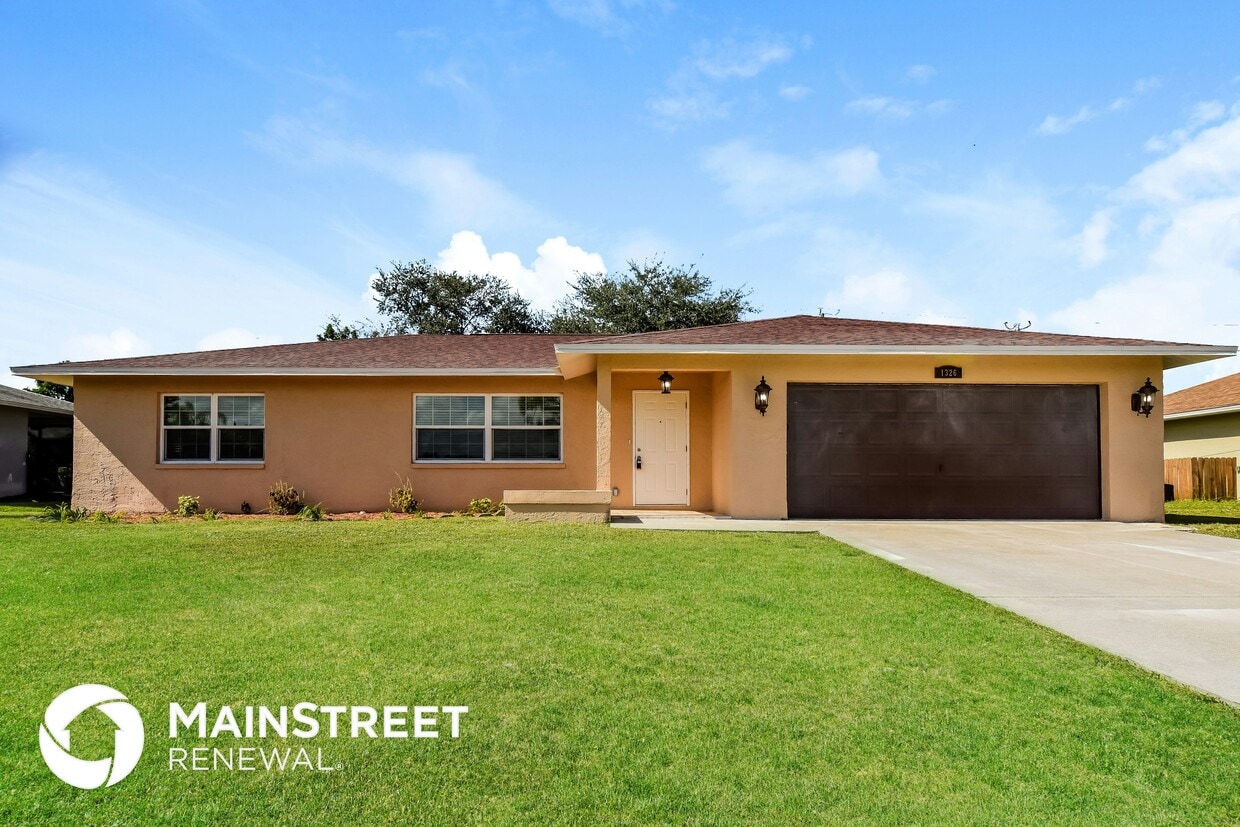 Primary Photo - 1326 SW 10th Pl