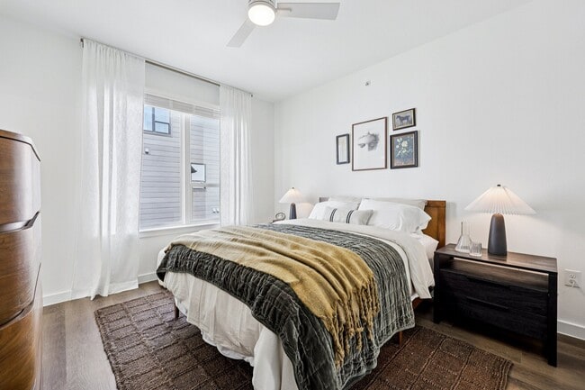 Building Photo - Crestview Townhomes