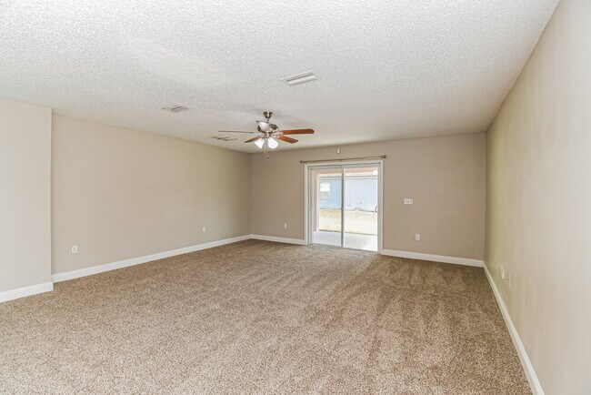 Foto del edificio - 1919 Raising Hill Dr