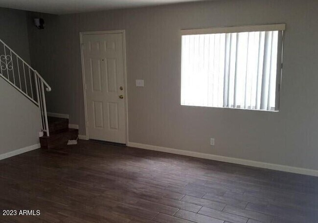 Foto del edificio - 1216 E Townley Ave