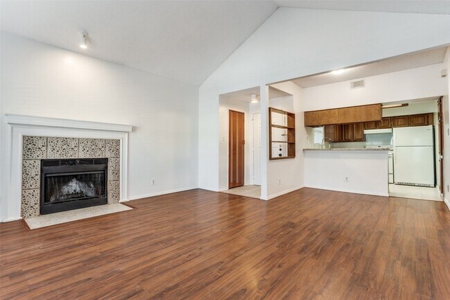 Photo - 3110 Devonshire Dr Apartment