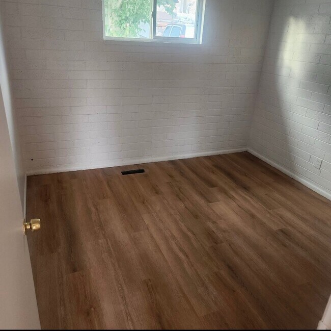 Foto del edificio - 634 N 8th W