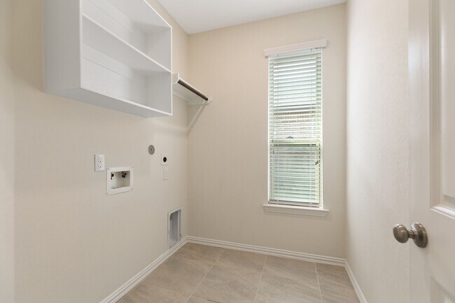 Foto del edificio - 23106 Tindarey Falls Ln