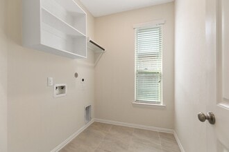 Building Photo - 23106 Tindarey Falls Ln