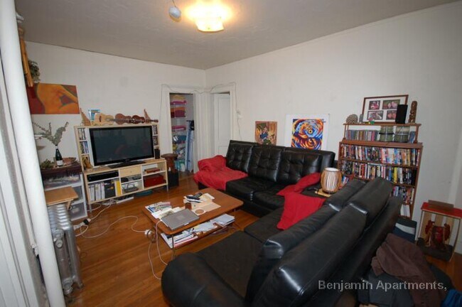 Building Photo - 1163 Boylston St