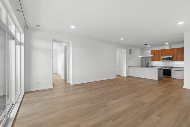 Building Photo - 204 S Leavitt St