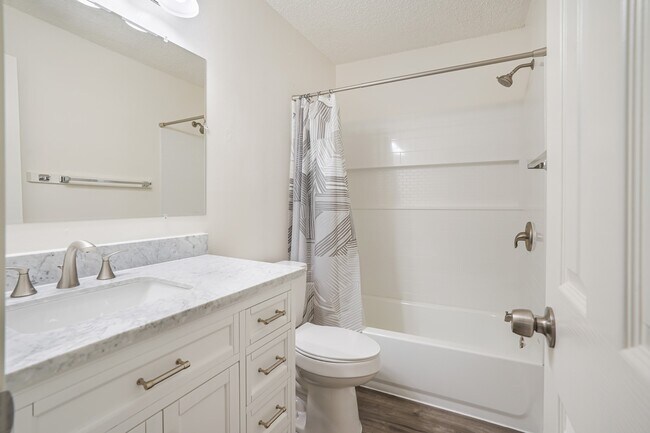 Foto del edificio - 15707 Baytree Dr