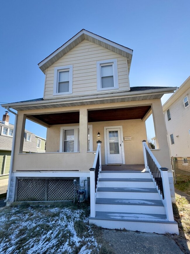 Building Photo - 7003 Linden Ave