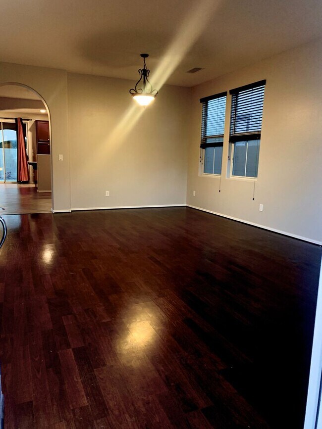 Foto del edificio - MOVE IN SPECIALS !!  4BD 3BA in South Temp...