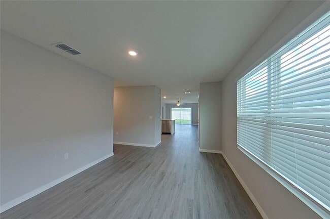 Building Photo - 8657 SW 43rd Ter