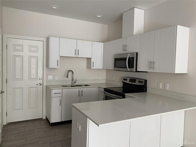 Foto del edificio - 14 Teague Ave