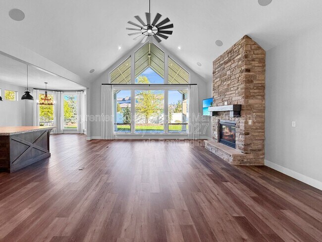 Foto del edificio - 8368 W Sparks Lake Dr