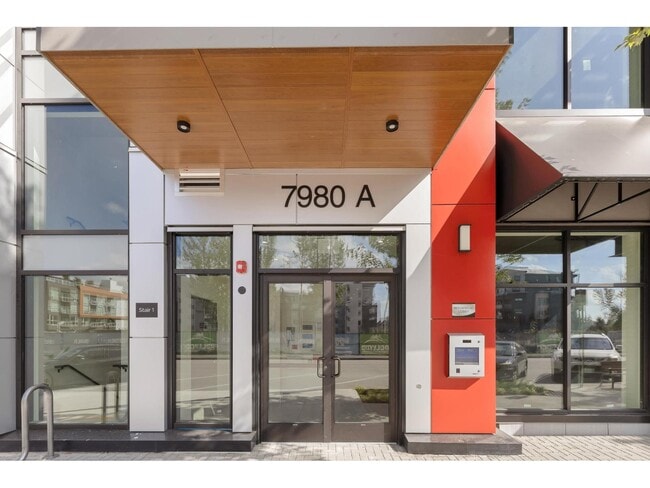Photo du bâtiment - 7980-206A 206A St