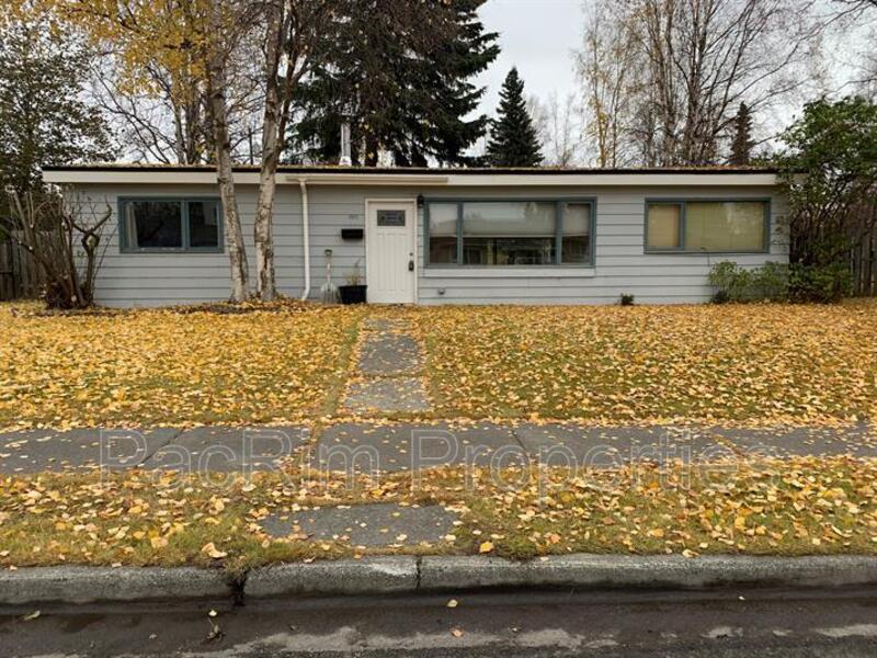 Primary Photo - 1911 Alder Dr
