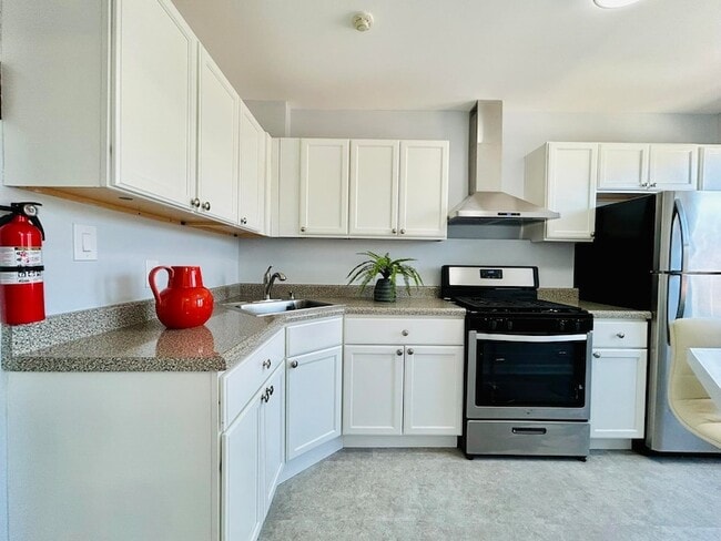 Building Photo - 8421 Bergenline Ave