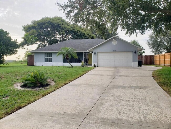 Building Photo - 9910 Janette Ln
