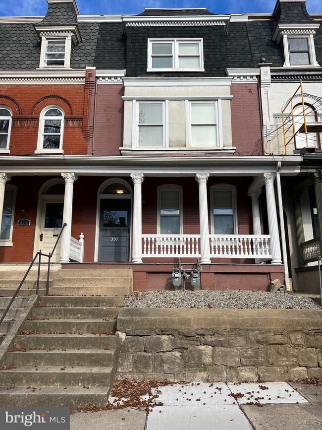 Building Photo - 337 W Lemon St